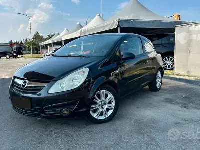 Usata Opel Corsa 80 CV (58 kW) 2007 Nero Utilitaria