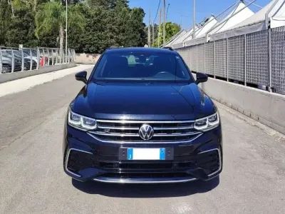 Usata VW Tiguan R-line 150 CV (110 kW) 2022 Nero SUV
