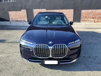 Usata BMW i7 396 kW (539 CV) 2023 Blu Berlina