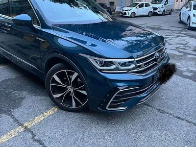Usata VW Tiguan R-line 150 CV (110 kW) 2023 Blu/azzurro SUV