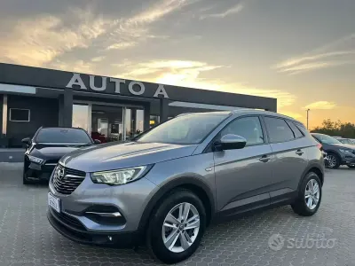 Usata Opel Grandland X Innovation 120 CV (88 kW) 2018 Grigio SUV