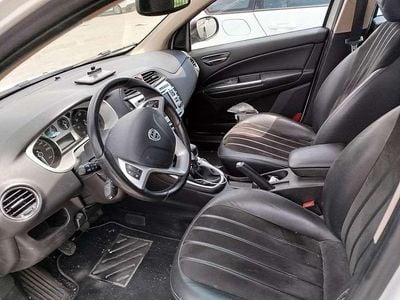 Usata Lancia Delta Gold 105 CV (77 kW) 2013 Bianco Utilitaria