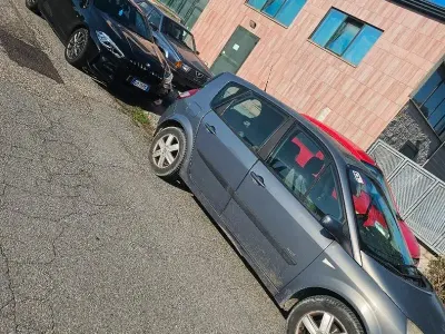Usata Renault Scenic E-Tech 2006 Blu Berlina