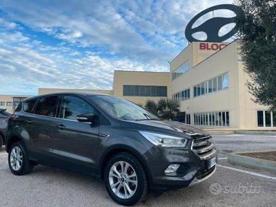 Usata Ford Kuga 120 CV (88 kW) 2019 Grigio SUV