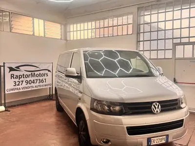 Usata VW Multivan 140 CV (102 kW) 2011 Grigio Monovolume