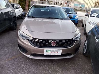 Usata Fiat Tipo Easy 95 CV (69 kW) 2017 Oro metallizzato Berlina