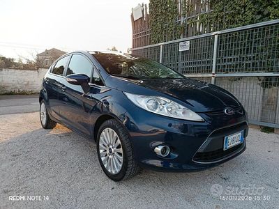Usata Ford Fiesta Titanium 71 CV (52 kW) 2011 Blu Berlina