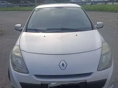 Usata Renault Clio III Dynamique 75 CV (55 kW) 2009 Berlina