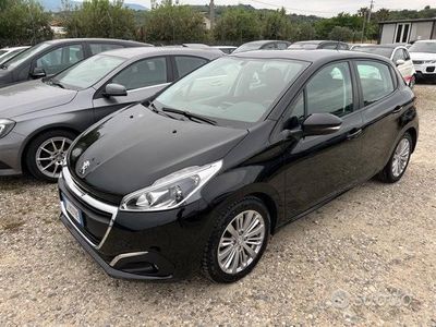 usata Peugeot 208 1.6 HDi 75CV Ok Neopatentati