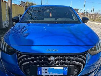 Usata Peugeot 208 GT-line 101 CV (74 kW) 2022 Blu/azzurro Utilitaria