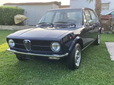 Usata Alfa Romeo Alfetta 109 CV (80 kW) 1975 Blu/azzurro Berlina