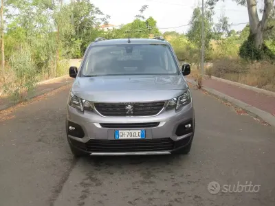 Usata Peugeot Rifter Allure 102 CV (75 kW) 2021 Grigio Monovolume