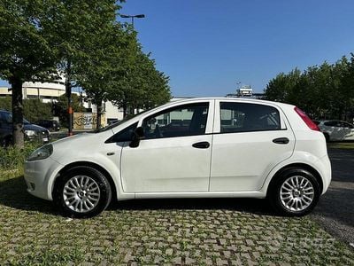 Begagnad Fiat Punto 77 HK (56 kW) 2010 Halvkombi