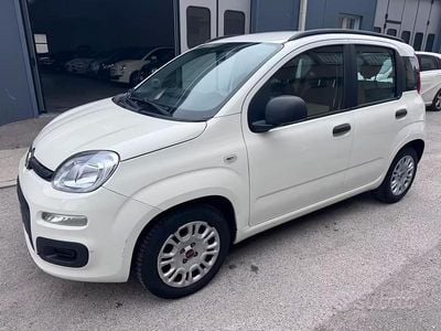 Usata Fiat Panda Lounge 69 CV (50 kW) 2012 Bianco Utilitaria