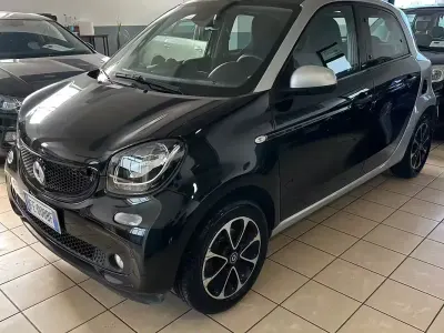 Usata Smart ForFour Prime 71 CV (52 kW) 2016 Nero Utilitaria
