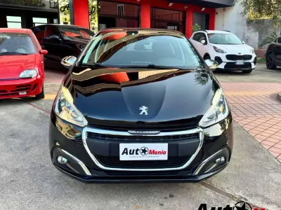 Usata Peugeot 208 Allure 82 CV (60 kW) 2017 Nero Utilitaria