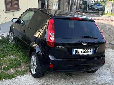 Usata Ford Fiesta Ghia 75 CV (55 kW) 2008 Utilitaria