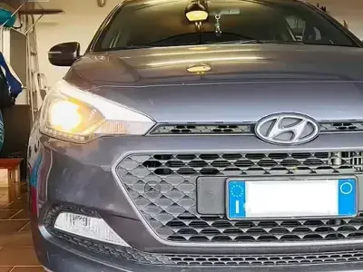 Occasion Hyundai i20 100 ch (73 kW) 2016 Gris Berline