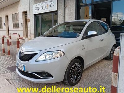 Usata Lancia Ypsilon S 95 CV (69 kW) 2016 Grigio metallizzato Utilitaria
