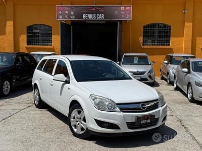 Bianco Usata 2009 Opel Astra Edition Station wagon | 1999 € (Buon prezzo)
