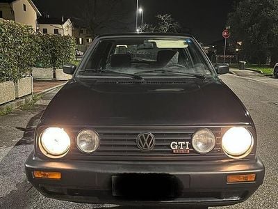 Begagnad VW Golf II 54 HK (39 kW) 1990 Svart Halvkombi