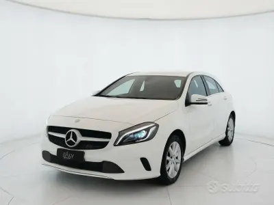 Usata Mercedes A180 109 CV (80 kW) 2017 Bianco Utilitaria