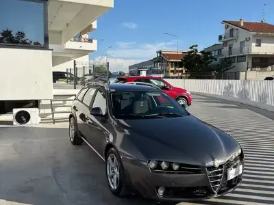 Usata Alfa Romeo 159 Progression 120 CV (88 kW) 2007 Grigio Berlina