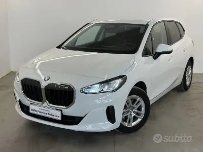 Gebraucht BMW 218 Active Tourer 136 PS (100 kW) 2023 Weiß Van / Kleinbus