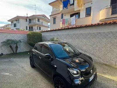 Usata Smart ForFour 71 CV (52 kW) 2018 Nero Utilitaria