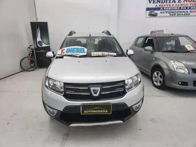 Usata Dacia Sandero Stepway 90 CV (66 kW) 2014 Argento Berlina