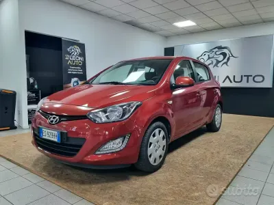 Usata Hyundai i20 Classic 85 CV (62 kW) 2013 Rosso Utilitaria