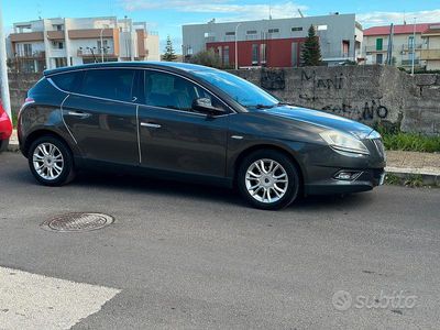 Usata Lancia Delta 120 CV (88 kW) 2011 Grigio Utilitaria