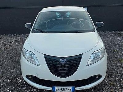 Usata Lancia Ypsilon 69 CV (50 kW) 2014 Bianco Utilitaria