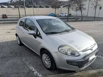 Usata Fiat Grande Punto Active 77 CV (56 kW) 2010 Utilitaria