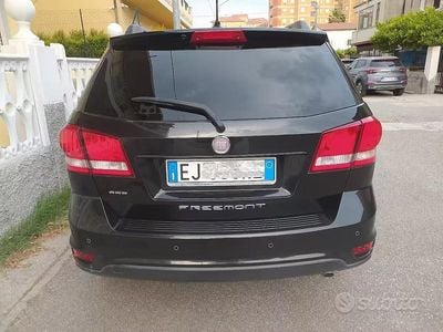Usata Fiat Freemont Urban 140 CV (102 kW) 2011 Nero SUV