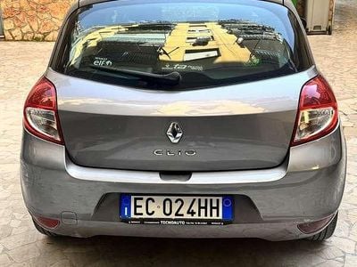 Usata Renault Clio II 75 CV (55 kW) 2010 Berlina