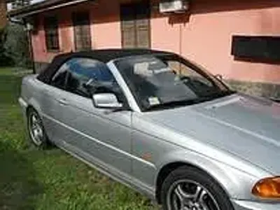 Usata BMW 325 Cabriolet Efficient Dynamics 192 CV (141 kW) 2001 Grigio Cabrio
