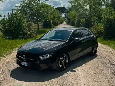 Usado Mercedes A200 163 CV (119 kW) 2020 Negro Berlina