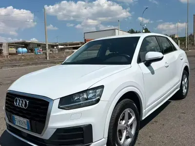 Usata Audi Q2 Business 116 CV (85 kW) 2019 Bianco SUV