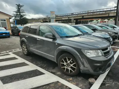 Usata Fiat Freemont 170 CV (125 kW) 2014 Grigio SUV