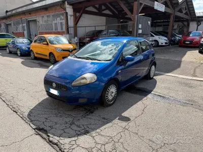 Usata Fiat Grande Punto 75 CV (55 kW) 2007 Blu Utilitaria