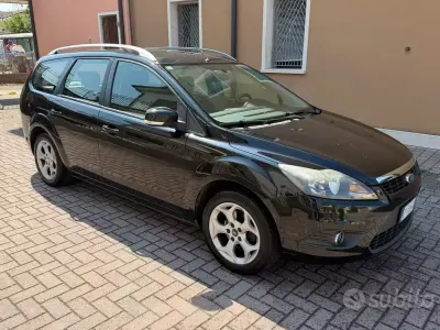 Usata Ford Focus 109 CV (80 kW) 2010 Nero Station wagon