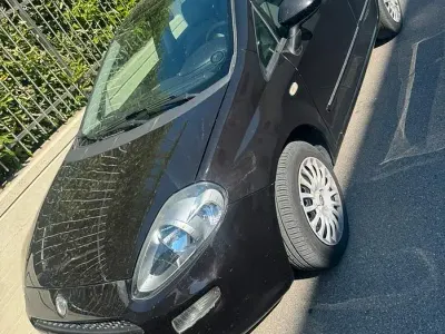 Usata Fiat Grande Punto 90 CV (66 kW) 2012 Utilitaria