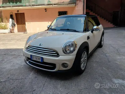 Usata Mini Cooper 112 CV (82 kW) 2010 Giallo Utilitaria