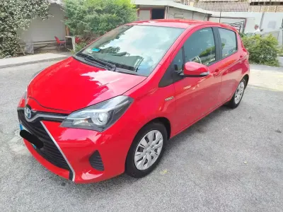 Begagnad Toyota Yaris Hybrid