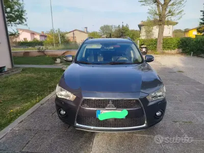 Usata Mitsubishi Outlander 177 CV (130 kW) 2011 Grigio SUV