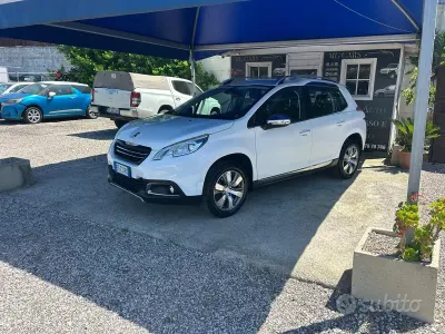 Usata Peugeot 2008 Allure 82 CV (60 kW) 2014 Bianco SUV