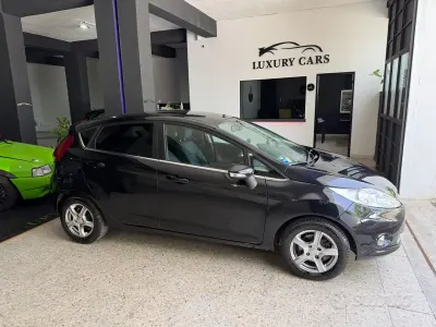 Usata Ford Fiesta Titanium 68 CV (50 kW) 2010 Nero Berlina