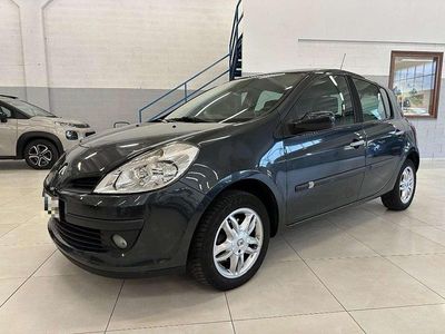 Antracite Usata 2009 Renault Clio II Dynamique Berlina | 3700 € (Buon prezzo)