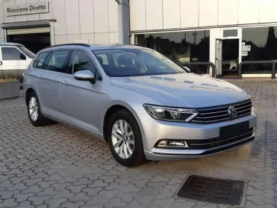 Usata VW Passat Trendline 110 CV (80 kW) 2018 Argento Station wagon